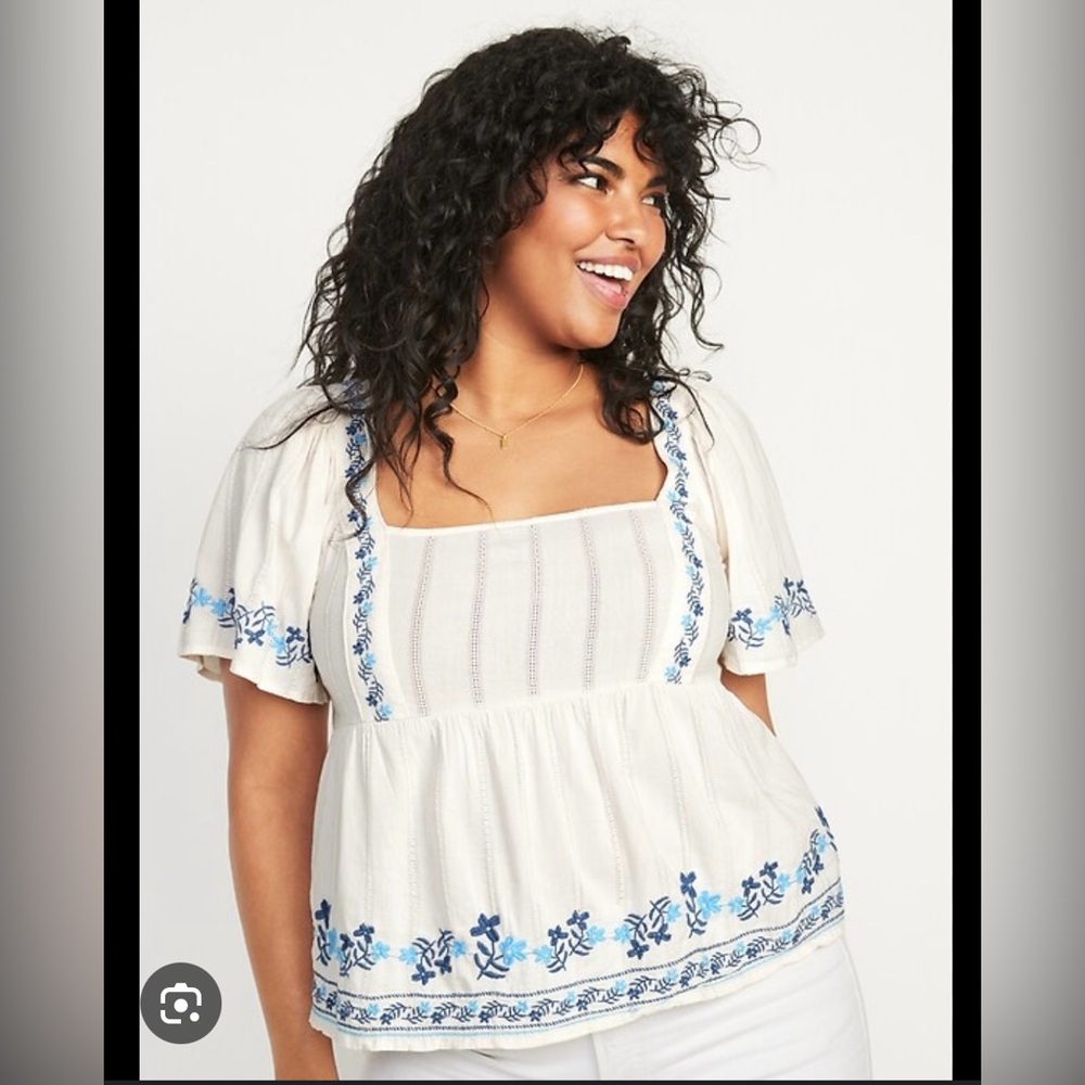 Old Navy White and Blue Puff Sleeve Smocked Blouse